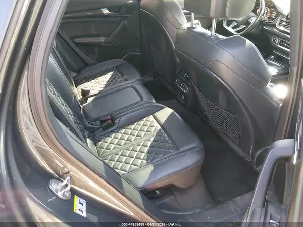 WA1A4AFY0J2009843 2018 AUDI SQ5 - Image 8