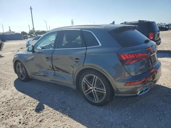WA1A4AFY0J2058153 2018 AUDI SQ5 - Image 2