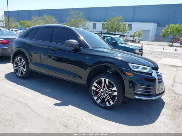WA1A4AFY0J2062719 2018 AUDI SQ5 - Image 1
