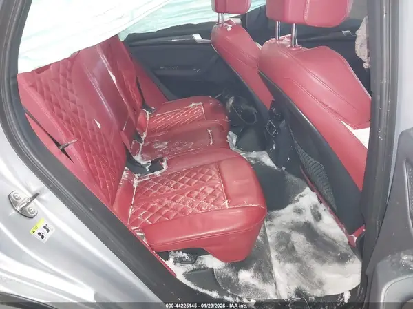WA1A4AFY0J2119579 2018 AUDI SQ5 - Image 8