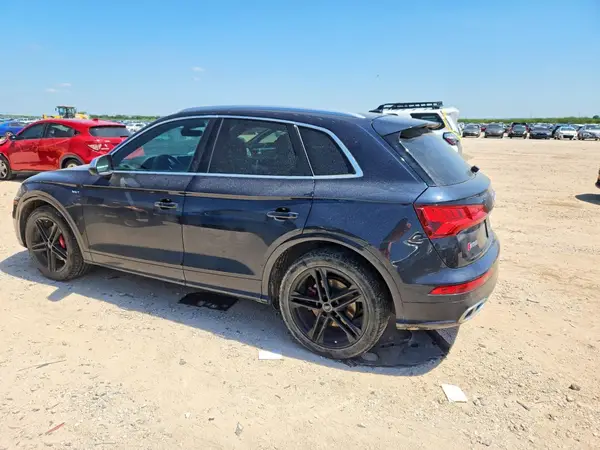 WA1A4AFY1J2025159 2018 AUDI SQ5 - Image 2