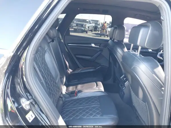WA1A4AFY1J2065354 2018 AUDI SQ5 - Image 8