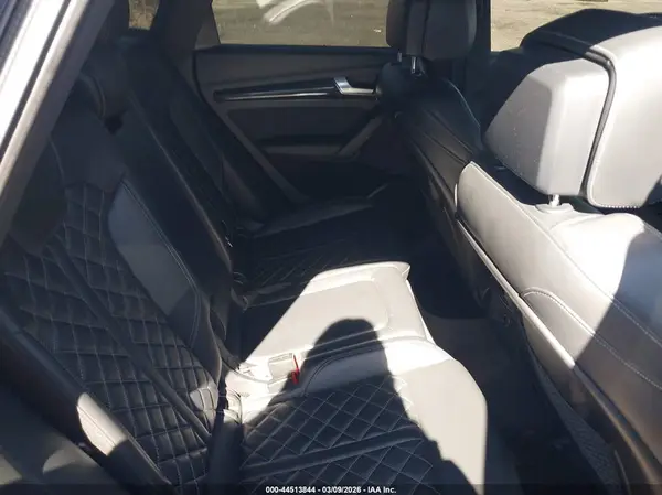 WA1A4AFY1J2159900 2018 AUDI SQ5 - Image 8