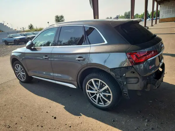 WA1A4AFY1N2034126 2022 AUDI SQ5 - Image 2