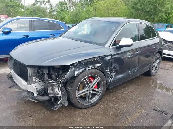 WA1A4AFY2J2047283 2018 AUDI SQ5 - Image 2