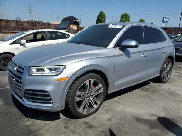 WA1A4AFY2J2070806 2018 AUDI SQ5 - Image 1