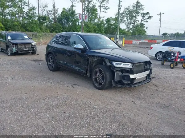 WA1A4AFY2J2123214 2018 AUDI SQ5 - Image 1
