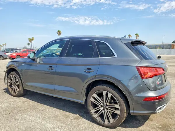 WA1A4AFY2J2174101 2018 AUDI SQ5 - Image 2