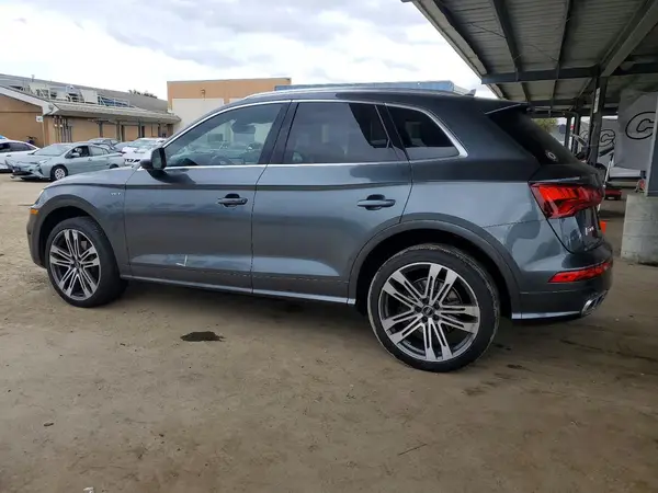 WA1A4AFY3J2138398 2018 AUDI Q5 - Image 2