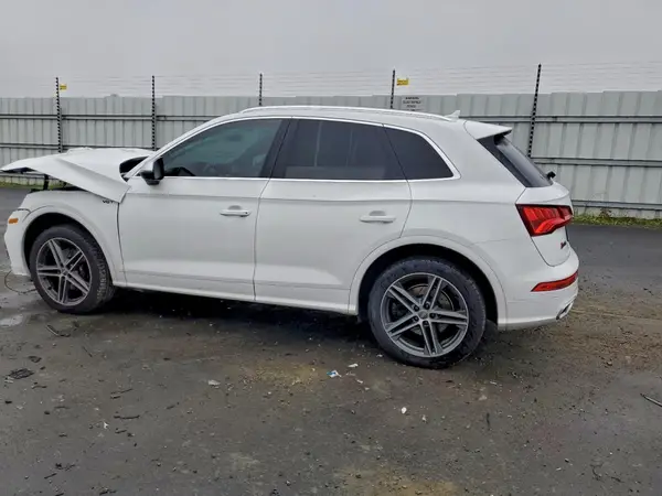 WA1A4AFY3J2166556 2018 AUDI SQ5 - Image 2