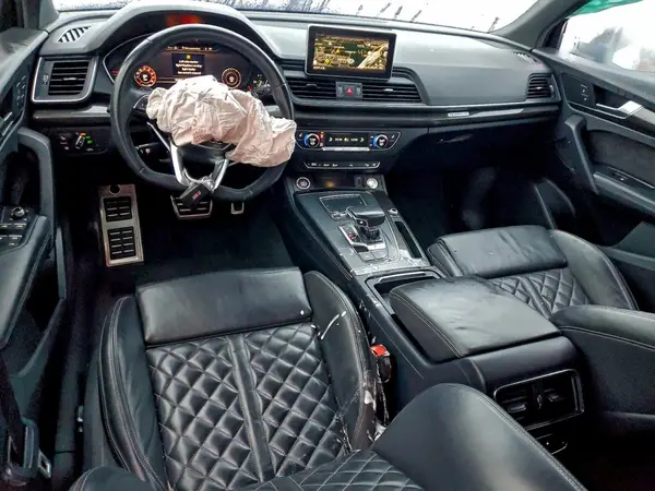 WA1A4AFY3J2166556 2018 AUDI SQ5 - Image 8