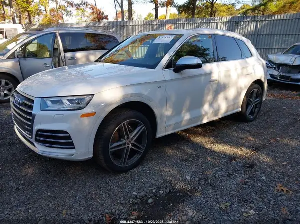 WA1A4AFY3J2199198 2018 AUDI SQ5 - Image 2