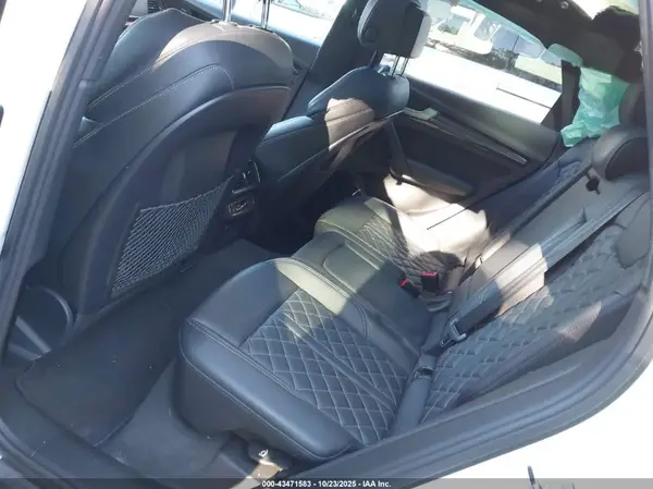 WA1A4AFY3J2199198 2018 AUDI SQ5 - Image 8