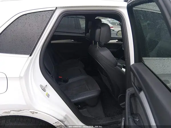 WA1A4AFY3J2221748 2018 AUDI SQ5 - Image 8