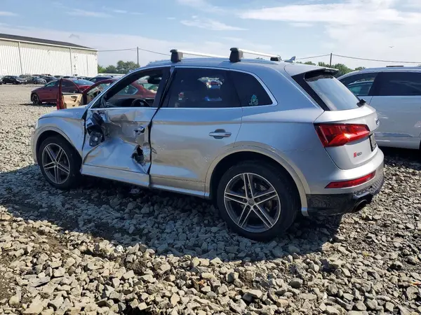 WA1A4AFY3K2101613 2019 AUDI SQ5 - Image 2