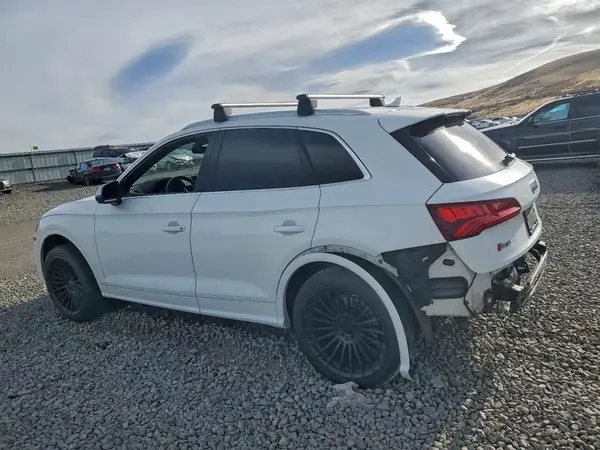 WA1A4AFY4J2008260 2018 AUDI SQ5 - Image 2