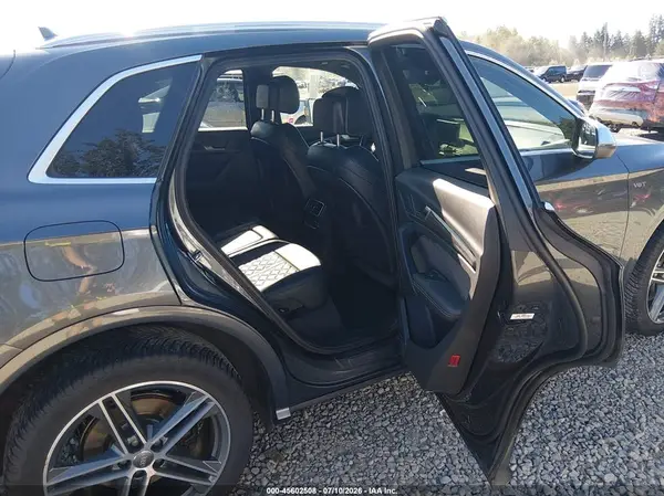 WA1A4AFY4J2009408 2018 AUDI SQ5 - Image 8