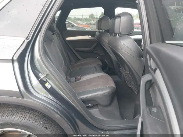 WA1A4AFY4J2009442 2018 AUDI SQ5 - Image 8