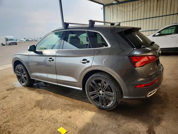 WA1A4AFY4J2037080 2018 AUDI SQ5 - Image 2