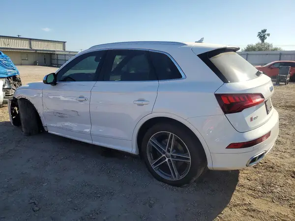 WA1A4AFY4J2058477 2018 AUDI SQ5 - Image 2