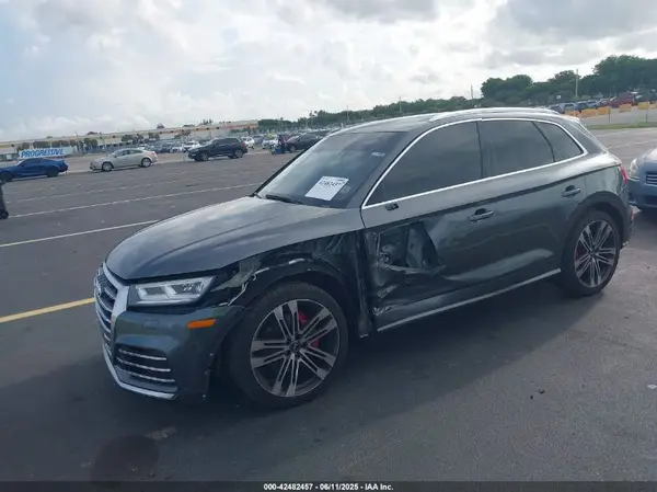 WA1A4AFY4J2098770 2018 AUDI SQ5 - Image 2