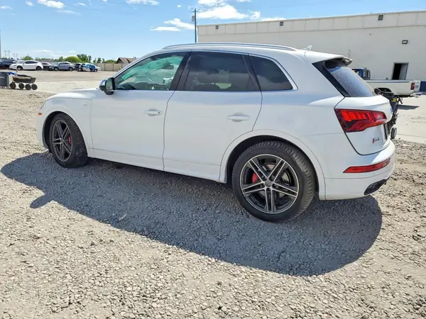 WA1A4AFY4J2141682 2018 AUDI SQ5 - Image 2