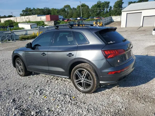 WA1A4AFY4J2168011 2018 AUDI SQ5 - Image 2