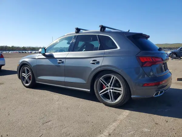 WA1A4AFY4J2180014 2018 AUDI SQ5 - Image 2