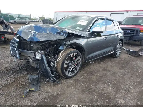 WA1A4AFY4J2217370 2018 AUDI SQ5 - Image 2