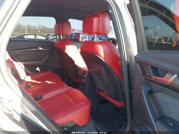 WA1A4AFY4J2226263 2018 AUDI SQ5 - Image 8