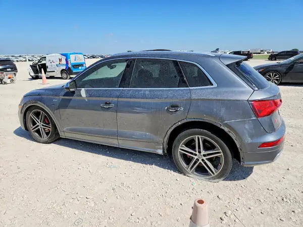 WA1A4AFY5J2123708 2018 AUDI SQ5 - Image 2