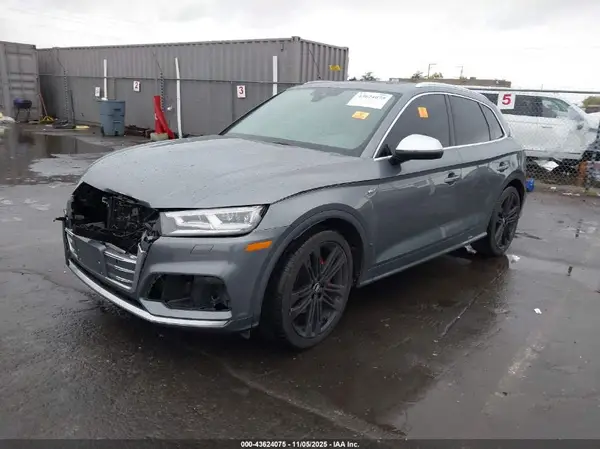 WA1A4AFY5J2144817 2018 AUDI SQ5 - Image 2
