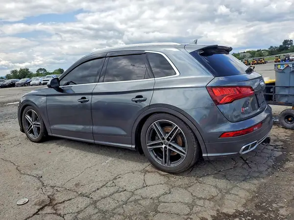 WA1A4AFY5J2147989 2018 AUDI SQ5 - Image 2