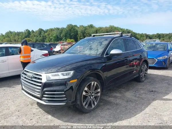 WA1A4AFY5J2186498 2018 AUDI SQ5 - Image 2