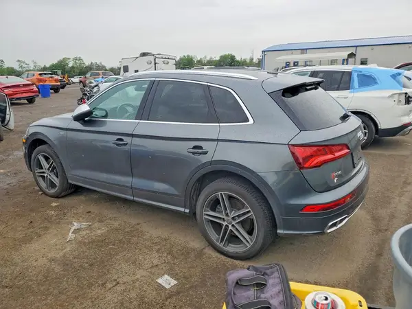 WA1A4AFY5J2215904 2018 AUDI SQ5 - Image 2
