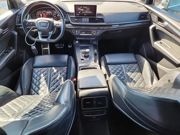 WA1A4AFY5J2215904 2018 AUDI SQ5 - Image 8