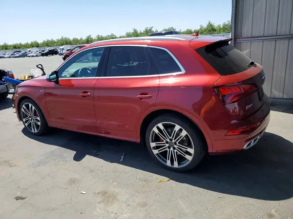 WA1A4AFY5J2216809 2018 AUDI SQ5 - Image 2