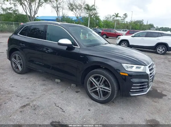 WA1A4AFY6J2009085 2018 AUDI SQ5 - Image 1