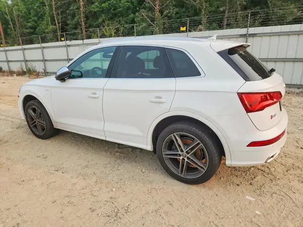 WA1A4AFY6J2028283 2018 AUDI SQ5 - Image 2