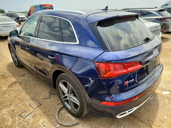 WA1A4AFY6J2028901 2018 AUDI SQ5 - Image 2