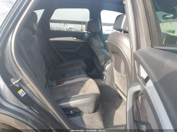 WA1A4AFY6J2055239 2018 AUDI SQ5 - Image 8