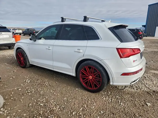 WA1A4AFY6J2084496 2018 AUDI SQ5 - Image 2