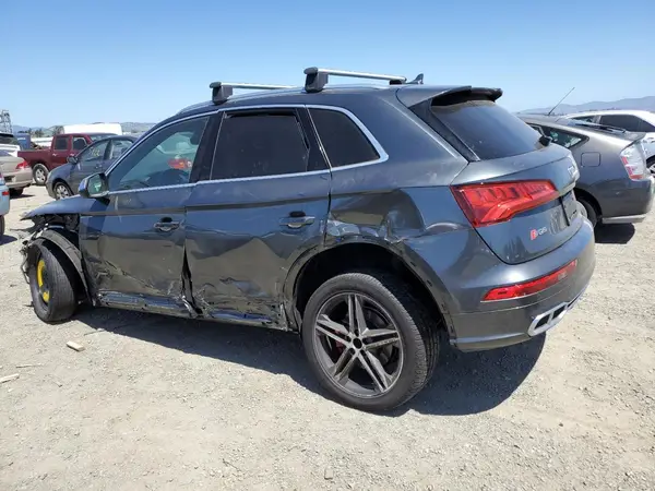 WA1A4AFY6J2111003 2018 AUDI SQ5 - Image 2
