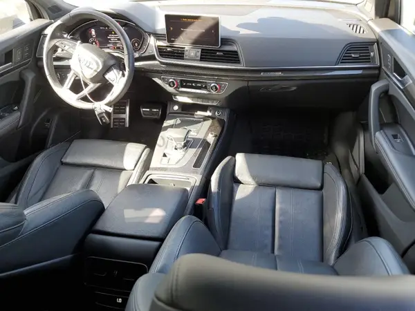 WA1A4AFY6J2111003 2018 AUDI SQ5 - Image 8