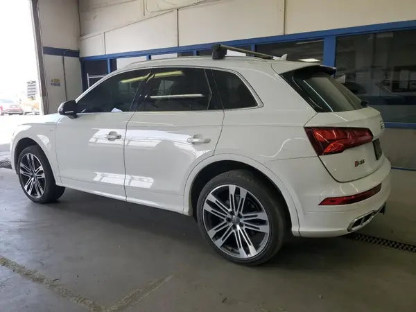 WA1A4AFY6J2116895 2018 AUDI SQ5 - Image 2