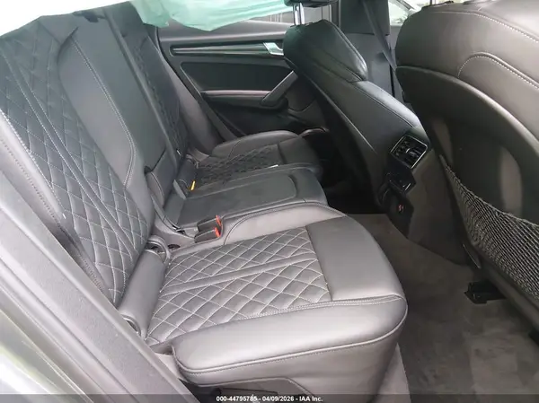WA1A4AFY6J2149038 2018 AUDI SQ5 - Image 8