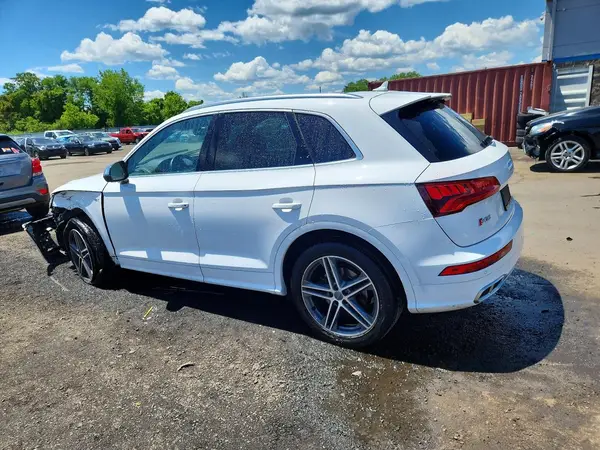 WA1A4AFY6J2210050 2018 AUDI SQ5 - Image 2