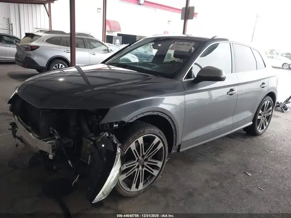 WA1A4AFY6J2233778 2018 AUDI SQ5 - Image 2