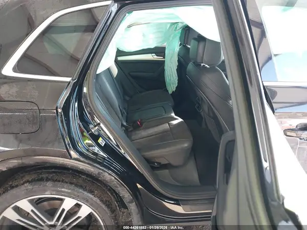 WA1A4AFY6K2086136 2019 AUDI SQ5 - Image 8