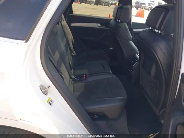 WA1A4AFY6K2118583 2019 AUDI SQ5 - Image 8